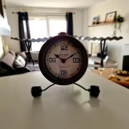 L'escale, Proche Suisse, Parking *