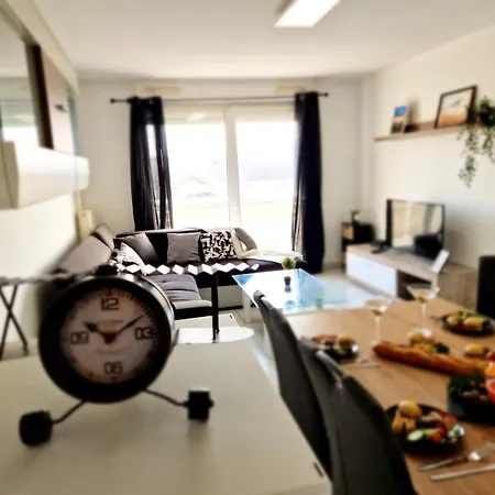 L'escale, Proche Suisse, Parking Apartman *