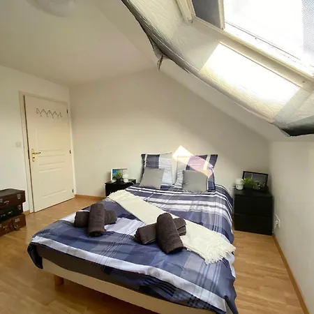 L'escale, Proche Suisse, Parking *