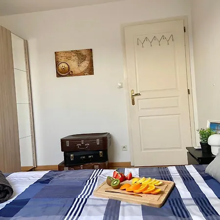 L'escale, Proche Suisse, Parking